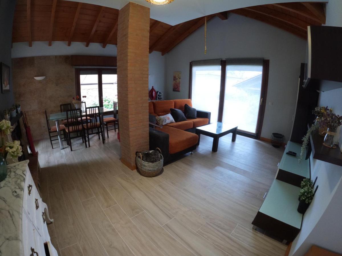 Casa Roja Marron